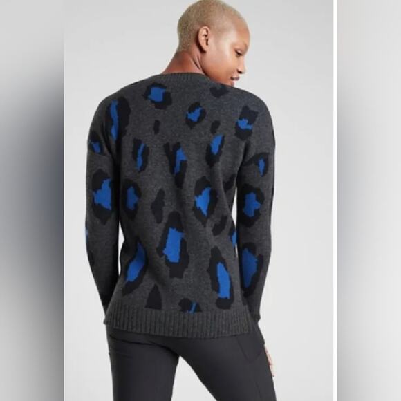 Athleta Wool Cashmere leopard print charcoal gray crewneck sweater. Size… - Picture 2 of 9